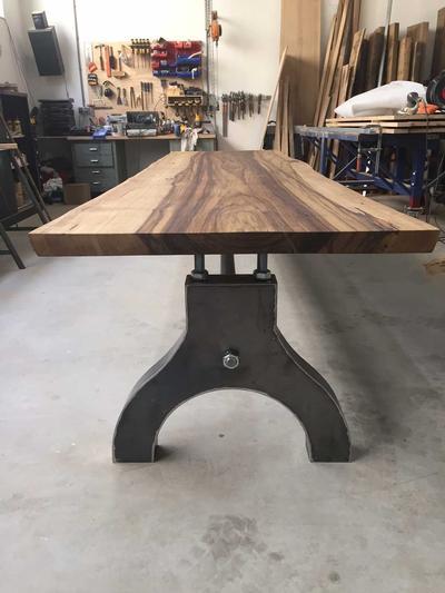 Van boom tot tafel… - Houtexclusief Waddinxveen, Exclusief hout uit voorraad leverbaar